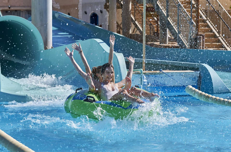 Coral Sea Holiday Village - Image 2