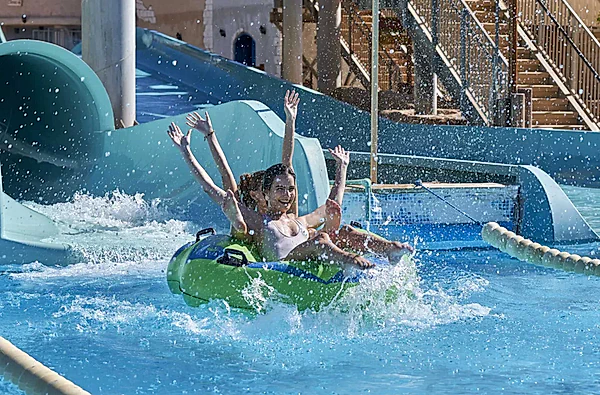 Coral Sea Holiday Village - Image 2