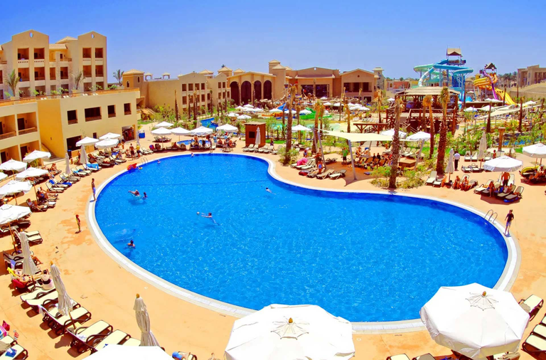 Coral Sea Aqua Club - Image 4