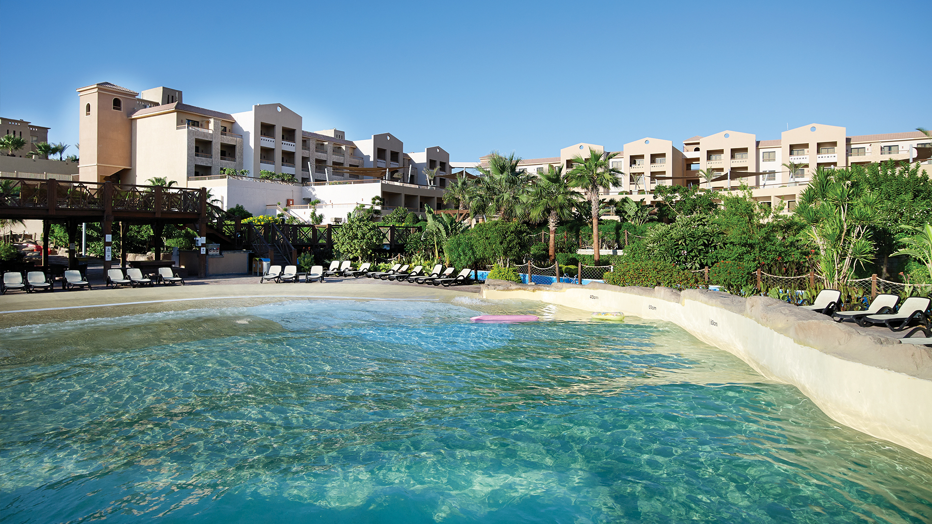 Coral Sea Aqua Club - Image 2