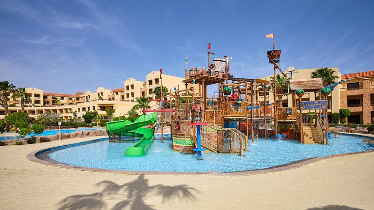 Coral Sea Aqua Club - Image 6